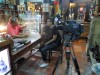 Đoàn làm phim đang phỏng vấn và ghi hình tại nhà số 117 Trần Phú - Hội An