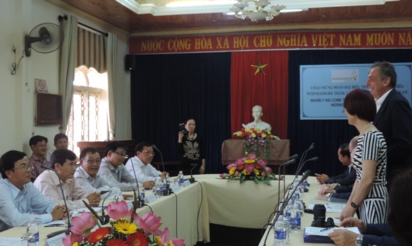 Quyền Chủ tịch UBND thành phố Nguyễn Văn Dũng và các Phó Chủ tịch UBND thành phố cùng đại diện các ngành liên quan đã dự buổi tiếp