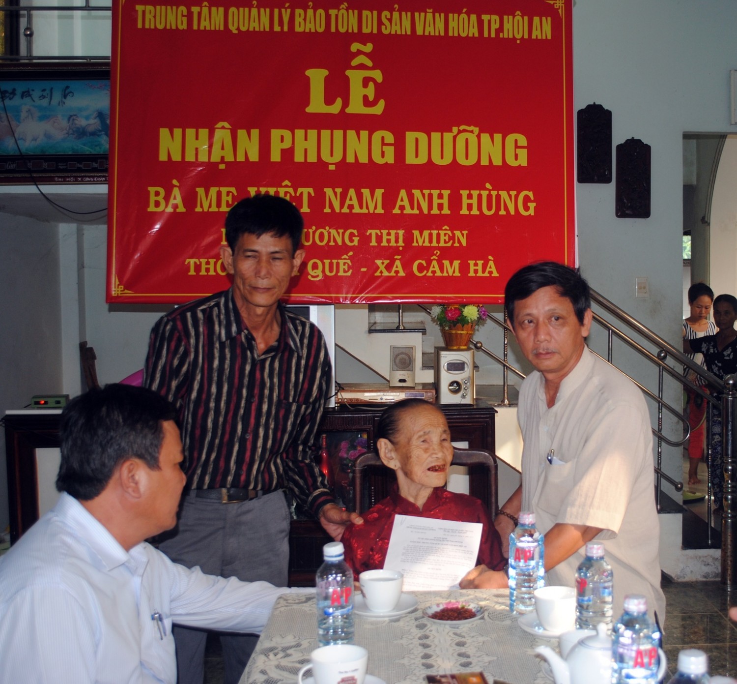 Trung tâm Quản lý Bảo tồn Di sản Văn hóa Hội An nhận phụng dưỡng Mẹ Việt Nam anh hùng