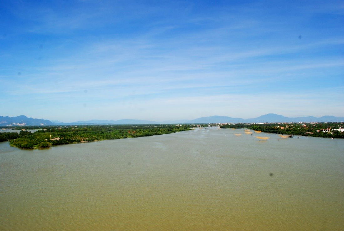 song hoi an nhin tu cau cua dai