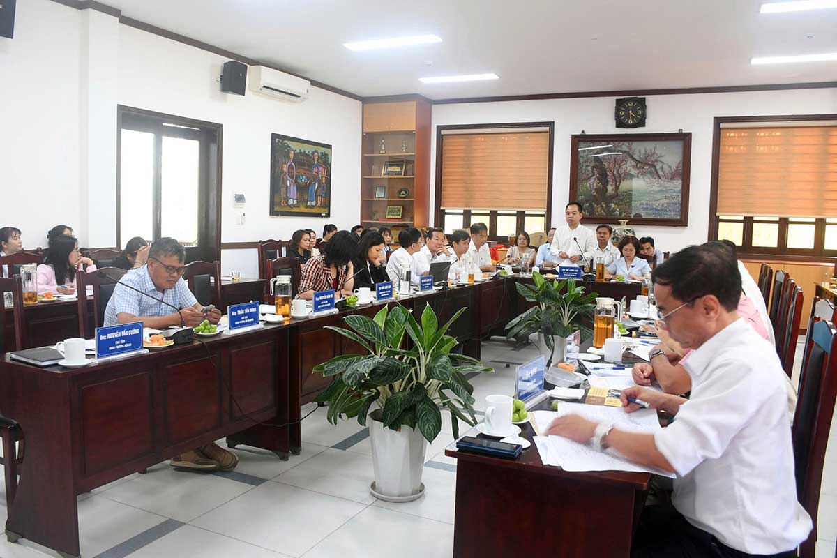 quang canh hoi nghi