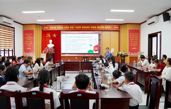 Tổ chức buổi nói chuyện chuyên đề “Chia sẻ kinh nghiệm giáo dục lịch sử, bảo tồn di sản từ Nhật Bản và Việt Nam”