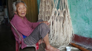 Người đan võng ngô đồng lớn tuổi nhất ở Cù Lao Chàm - Hội An hiện nay