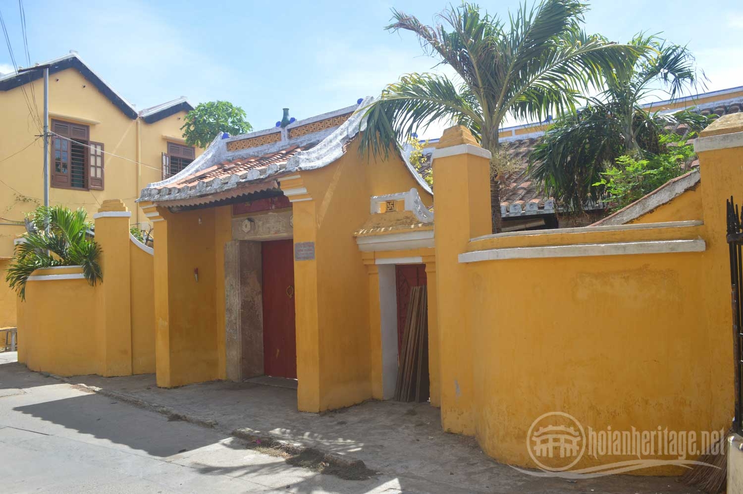 Fine art decoration of the Family Chapels in Hoi An Ancient Town